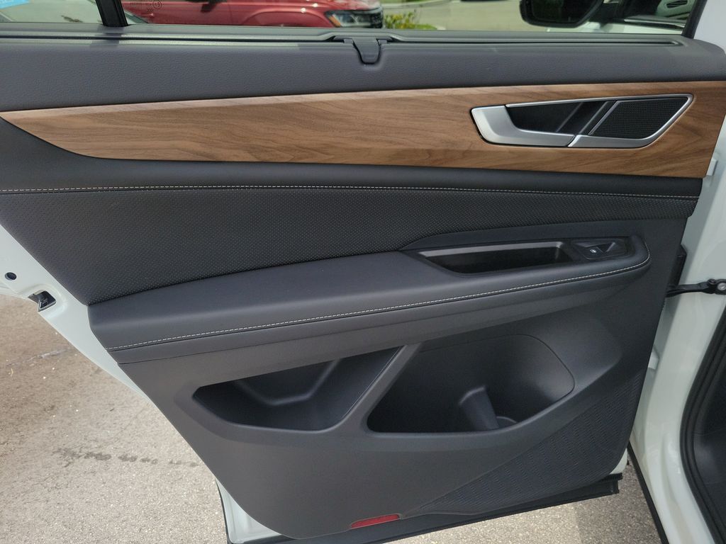 2024 Volkswagen Atlas SE w/Tech - Photo 9