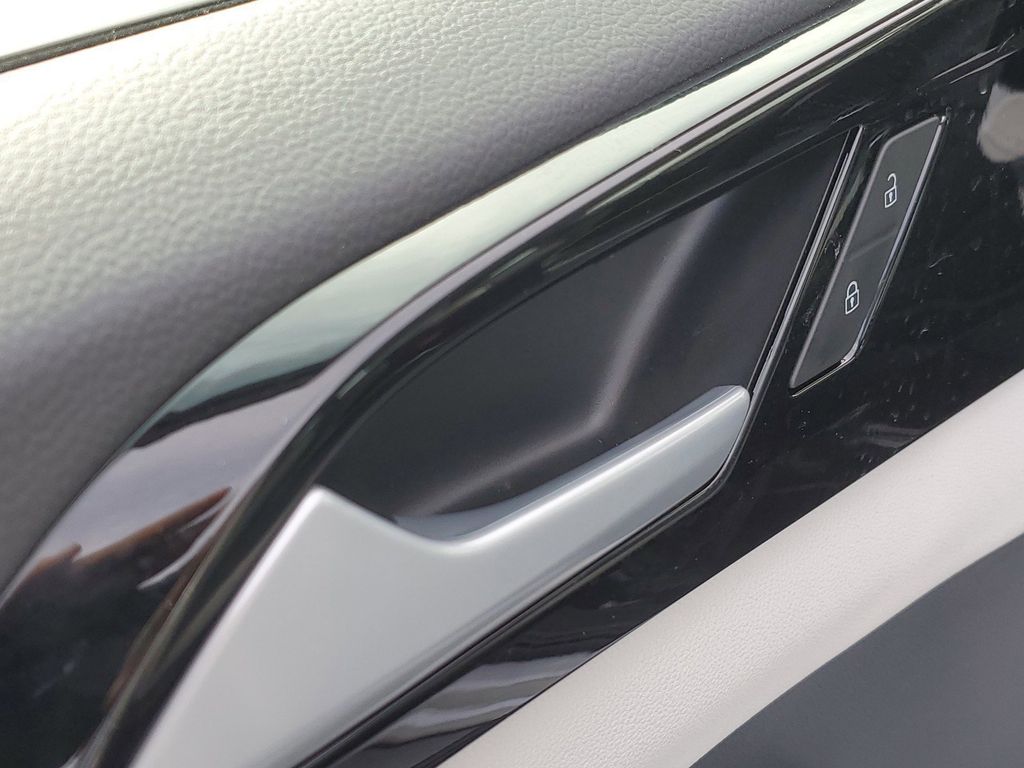 2025 Volkswagen Taos S - Photo 21