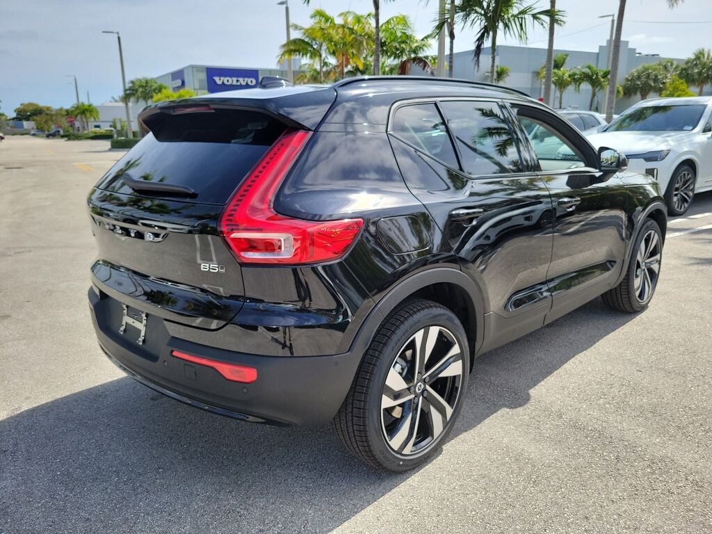 New 2026 Volvo XC40 B5 Plus SUV