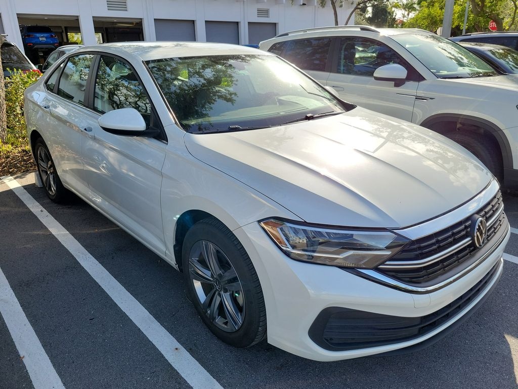 Used 2023 Volkswagen Jetta 1.5T SE Sedan