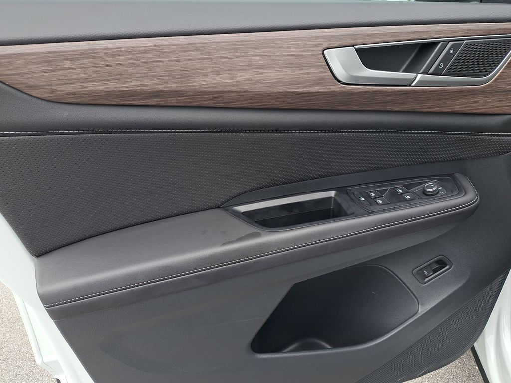 2025 Volkswagen Atlas SEL - Photo 17