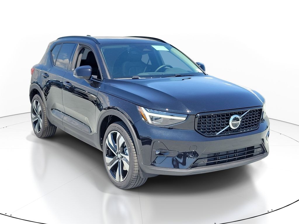 New 2026 Volvo XC40 B5 Ultra SUV