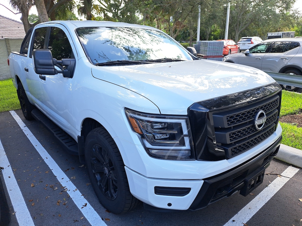 Used 2023 Nissan Titan SV Truck Crew Cab