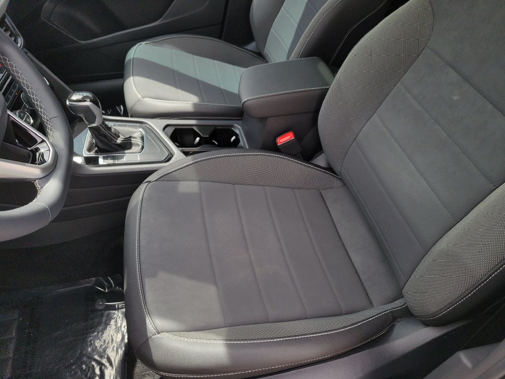 2024 Volkswagen Taos SE - Photo 22