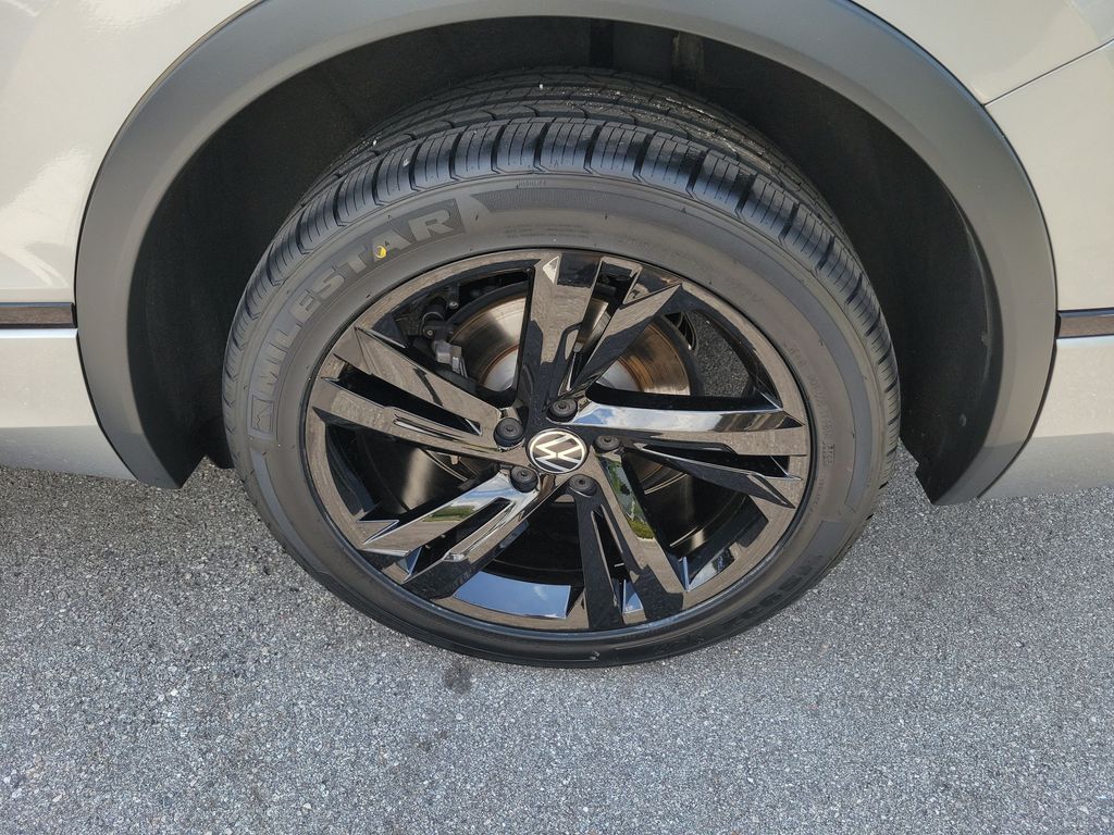 2023 Volkswagen Tiguan SE R-LINE BLACK - Photo 8