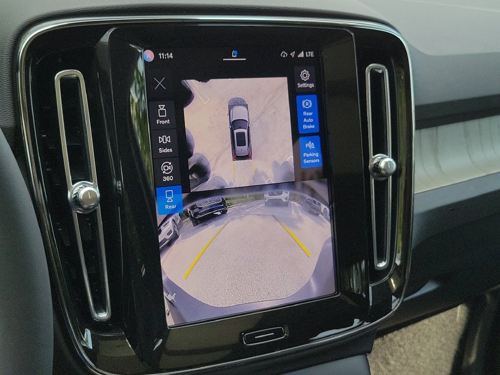 2024 Volvo XC40 Plus - Photo 28