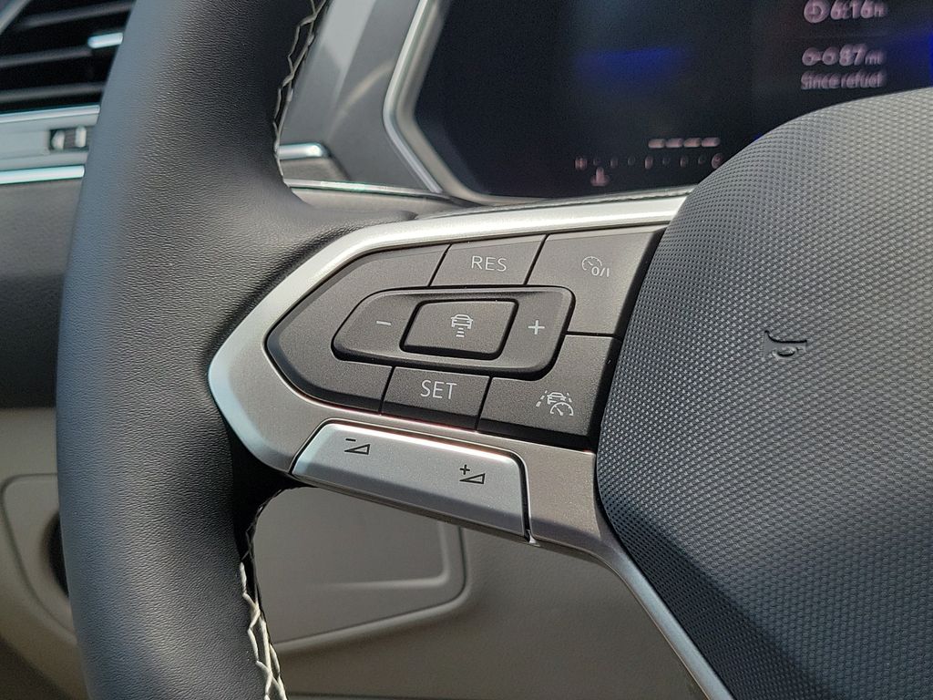2023 Volkswagen Tiguan SE - Photo 26