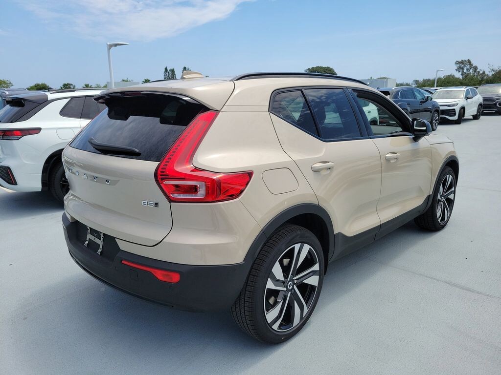 New 2026 Volvo XC40 B5 Plus SUV