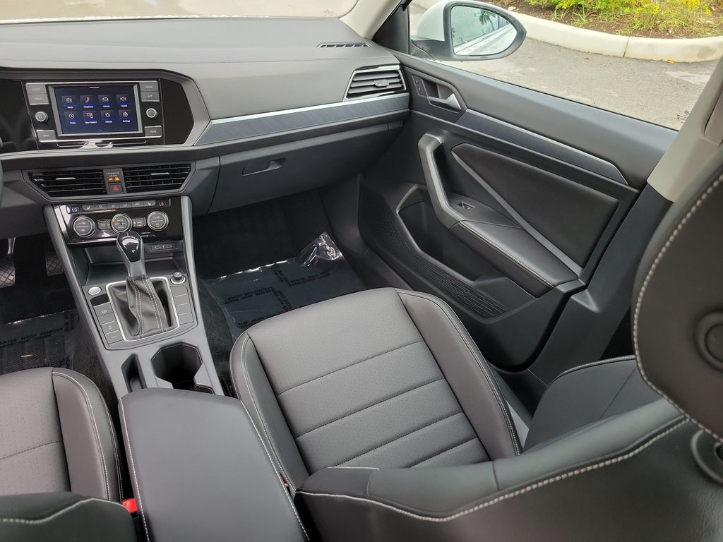 2023 Volkswagen Jetta SE - Photo 16