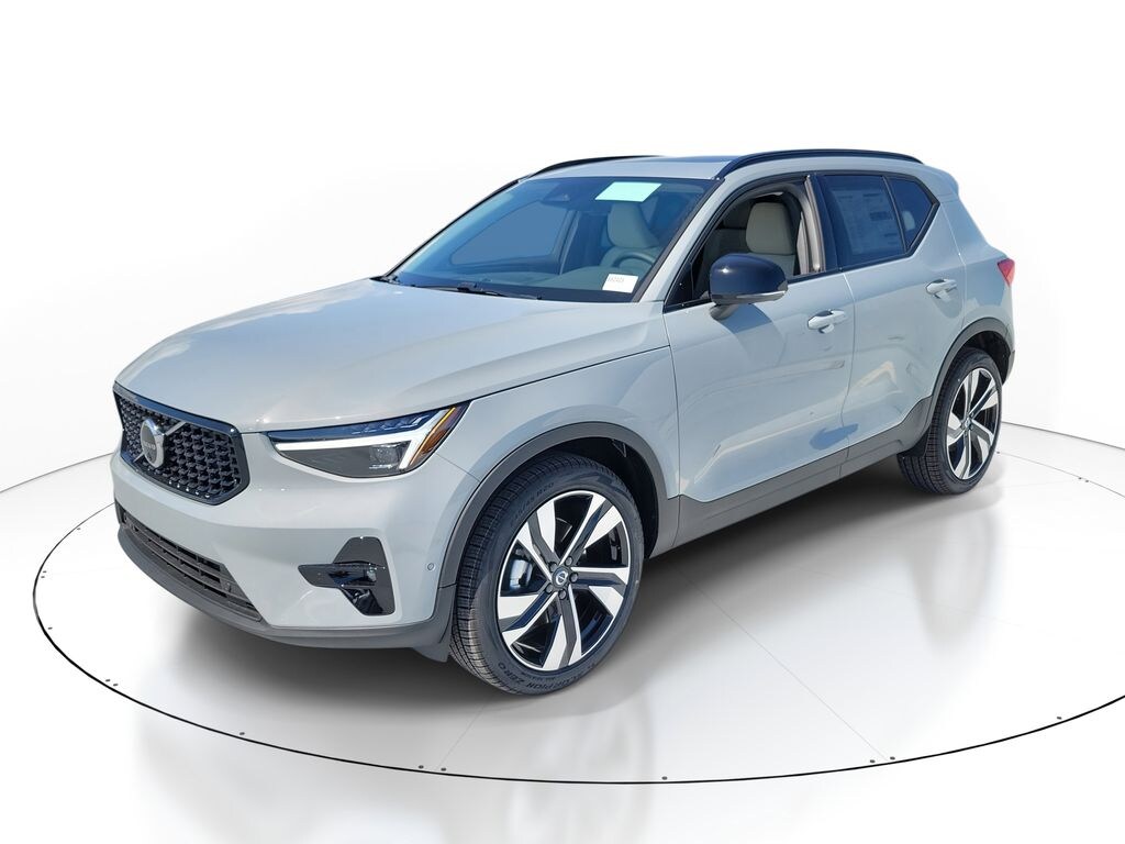 New 2026 Volvo XC40 B5 Ultra SUV