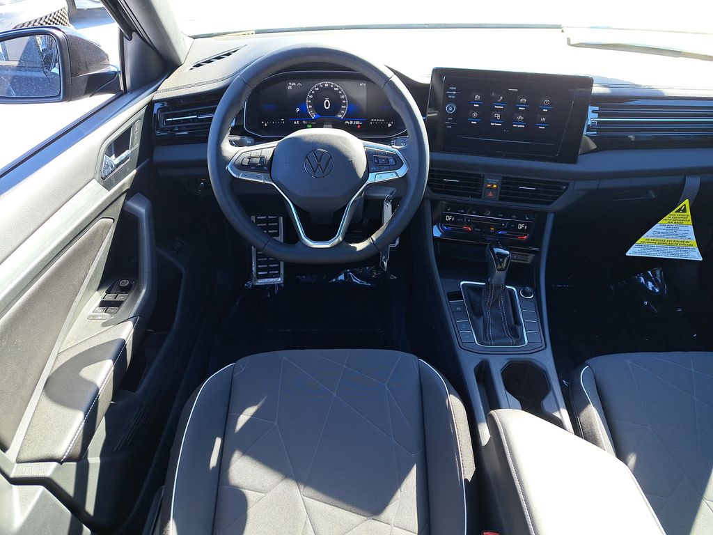 2025 Volkswagen Jetta Sport - Photo 13