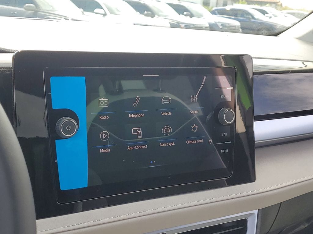 2025 Volkswagen Taos SE - Photo 29