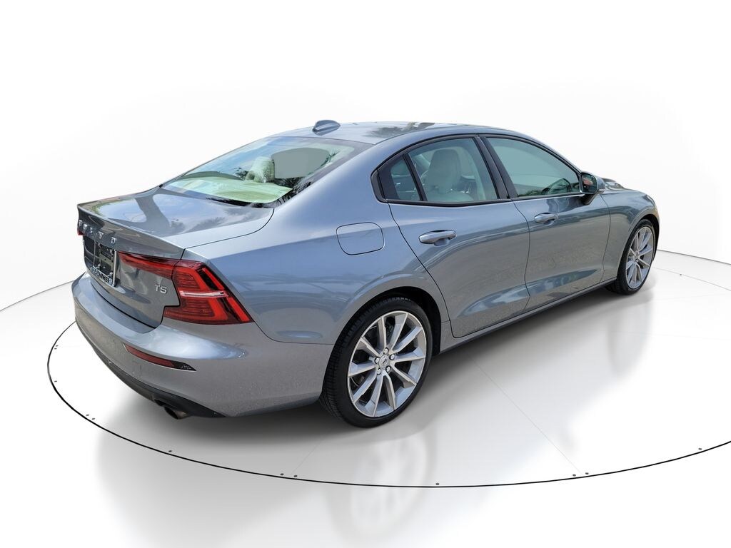 Used 2020 Volvo S60 T5 Momentum Sedan