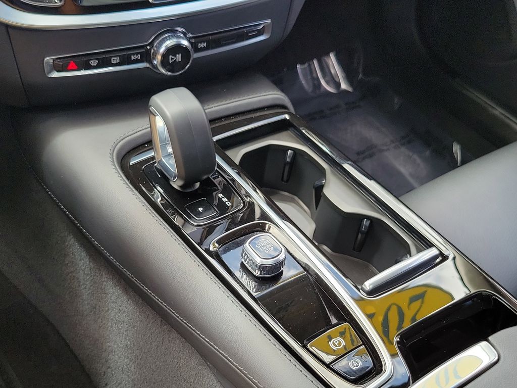 2024 Volvo S60 Plus - Photo 29