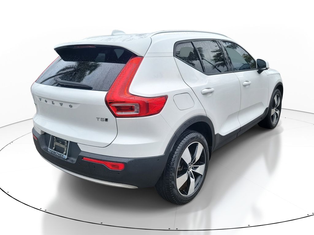 Used 2019 Volvo XC40 T5 Momentum SUV