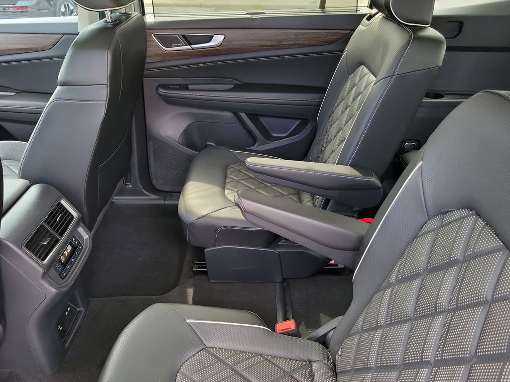2024 Volkswagen Atlas SEL Premium R-Line - Photo 13
