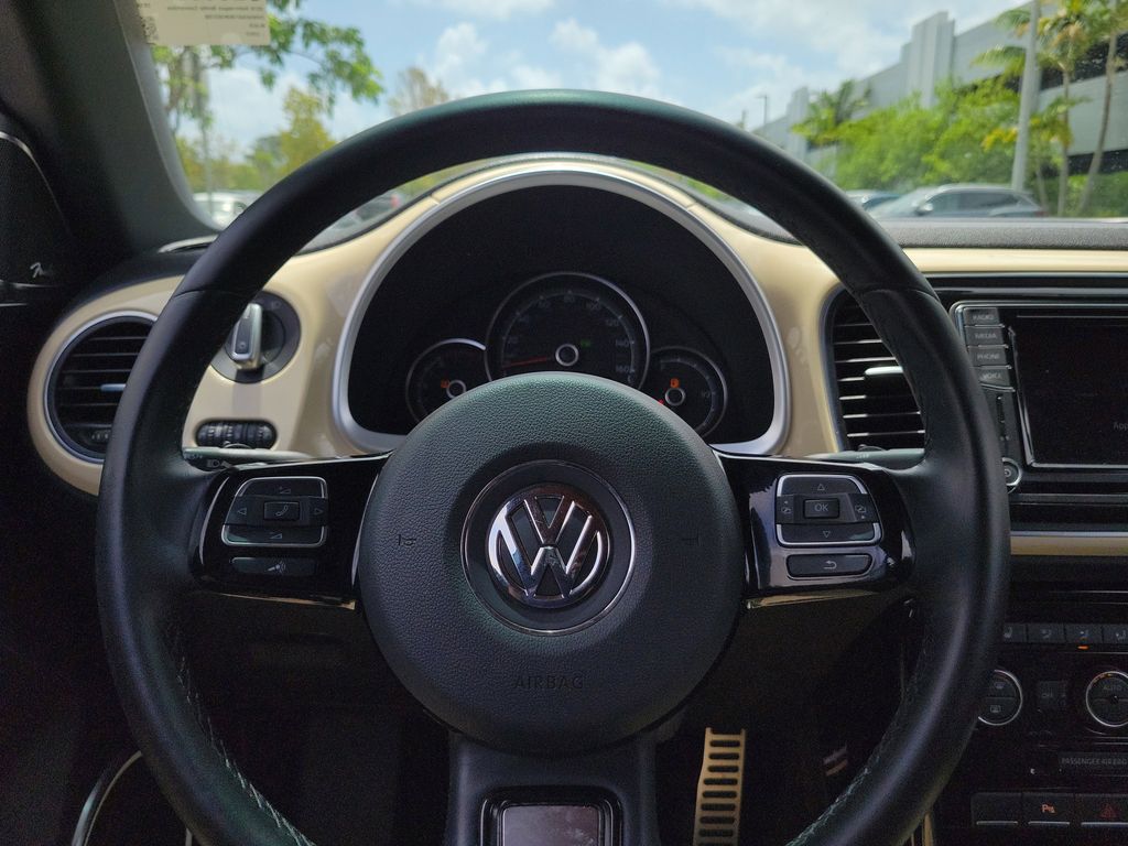 2019 Volkswagen Beetle SE - Photo 17