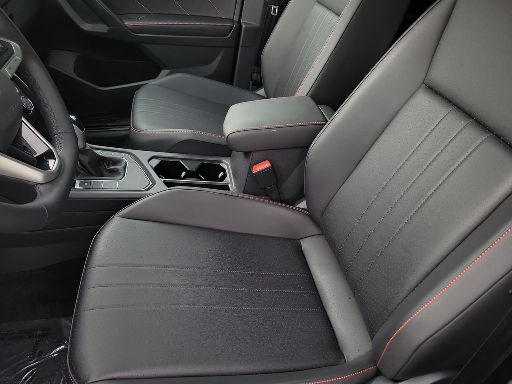 2024 Volkswagen Tiguan Wolfsburg Edition - Photo 23