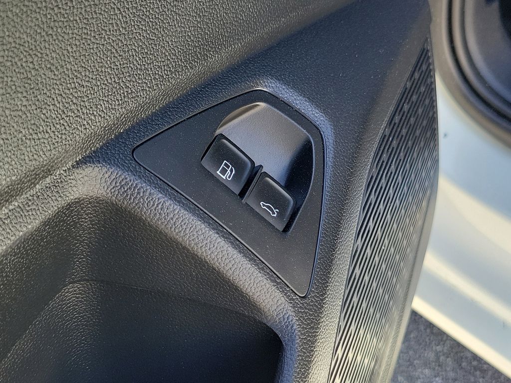 2023 Volkswagen Jetta SE - Photo 18