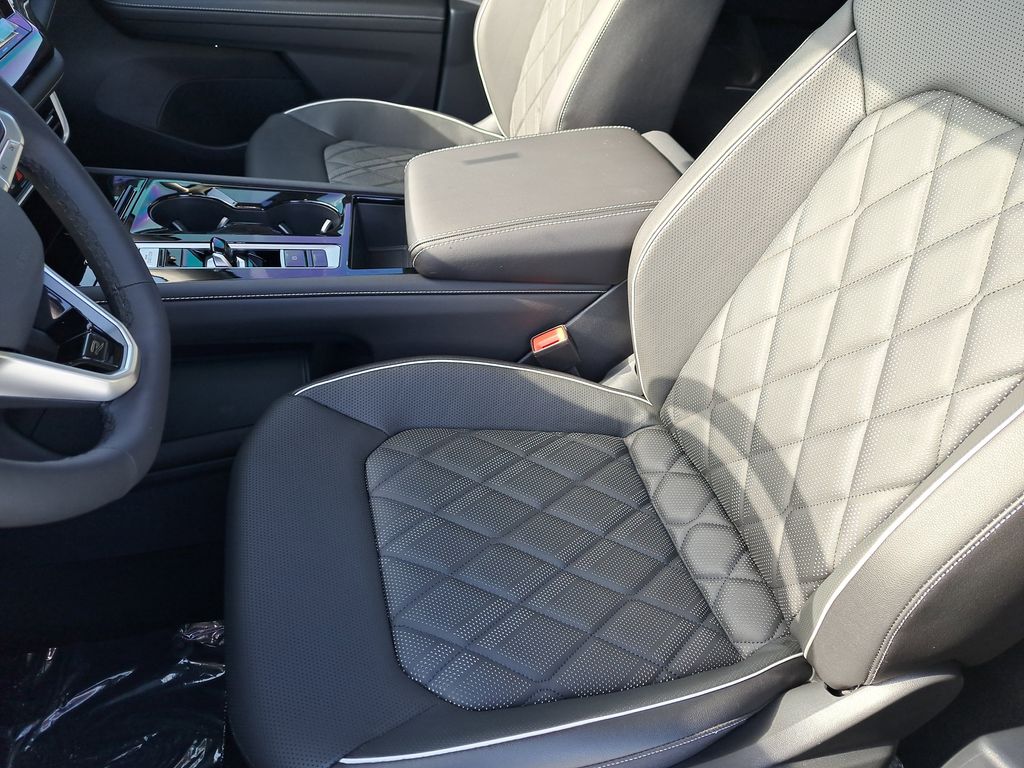 2025 Volkswagen Atlas SEL Premium R-Line - Photo 23