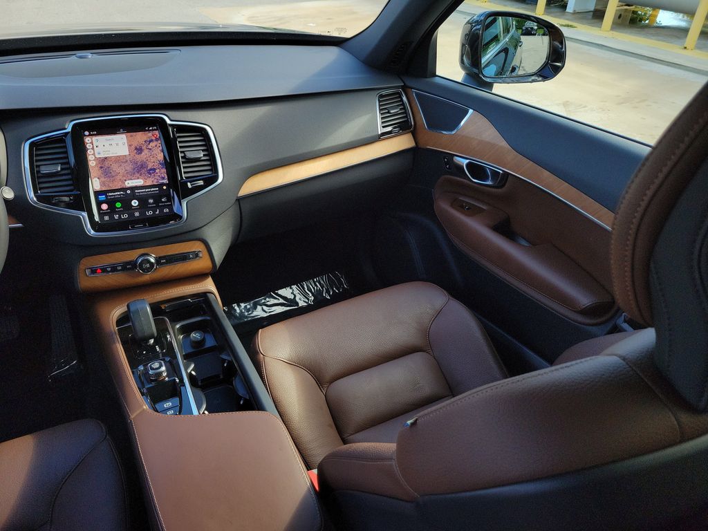 2023 Volvo XC90 Plus - Photo 17