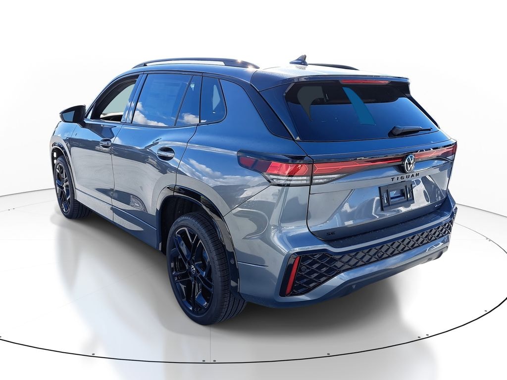 New 2026 Volkswagen Tiguan 2.0T SE R-Line Black SUV