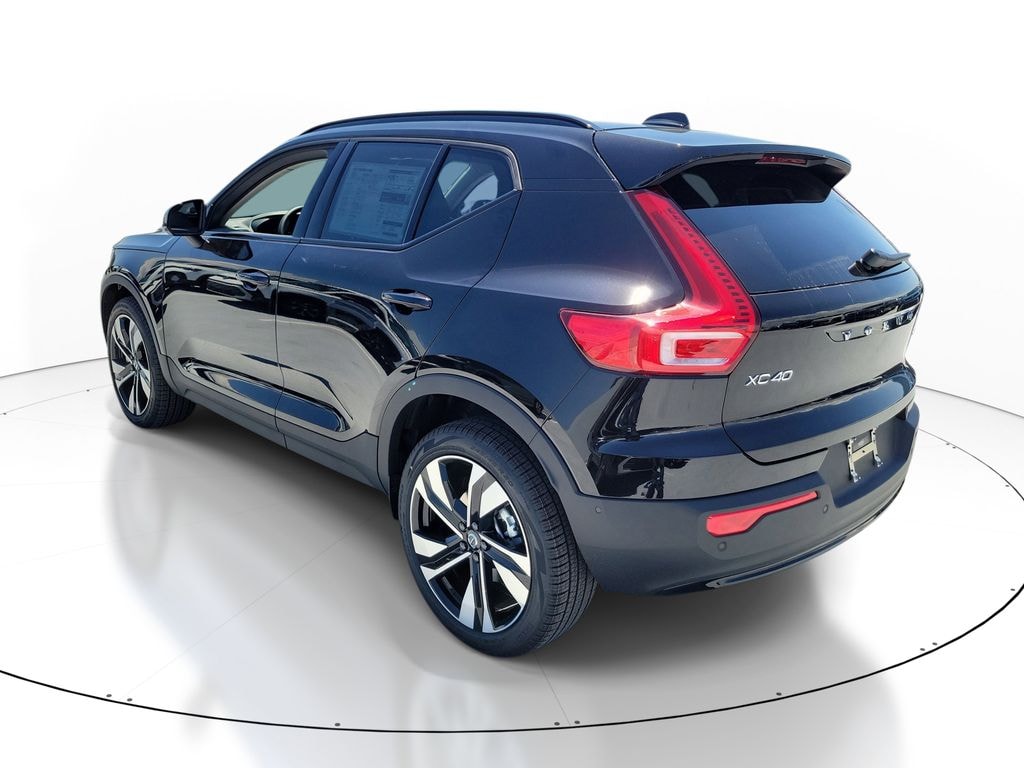 New 2026 Volvo XC40 B5 Ultra SUV