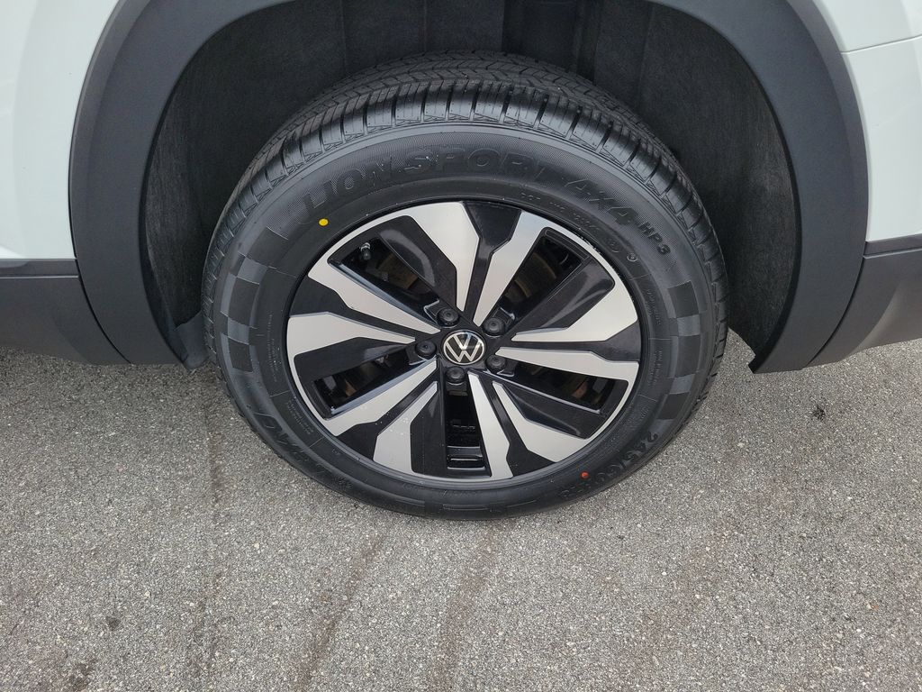 2024 Volkswagen Atlas SE - Photo 7