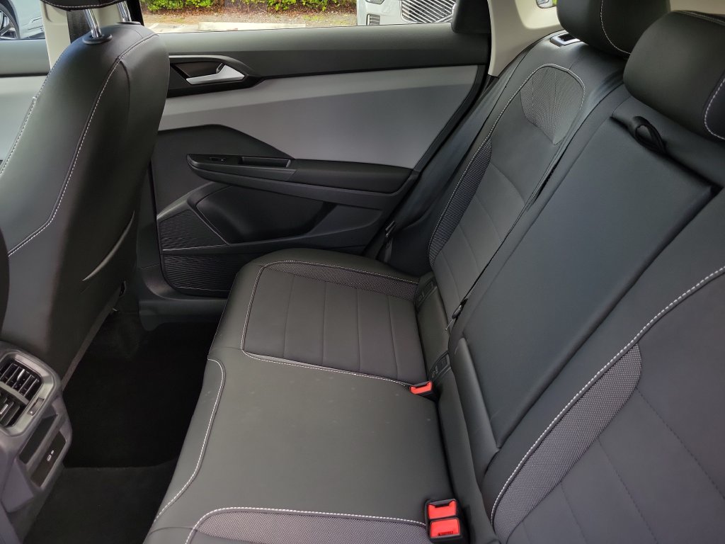 2023 Volkswagen Taos SE - Photo 11
