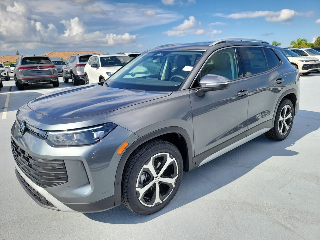New 2026 Volkswagen Tiguan SE SUV