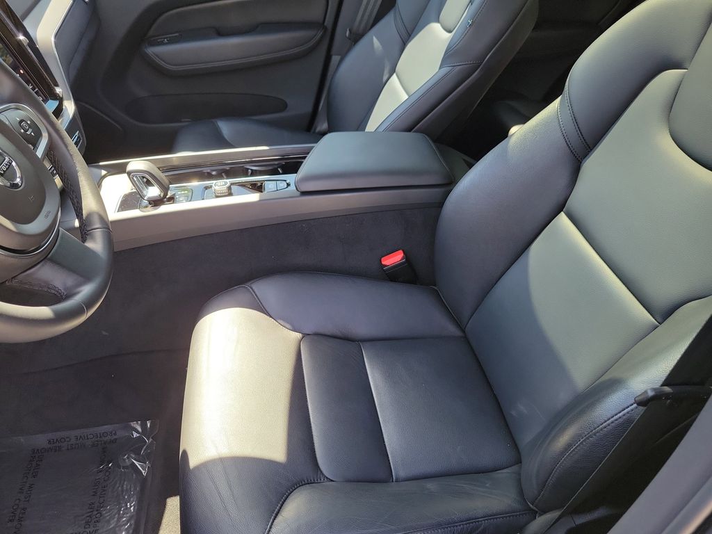 2024 Volvo XC60 Core - Photo 21