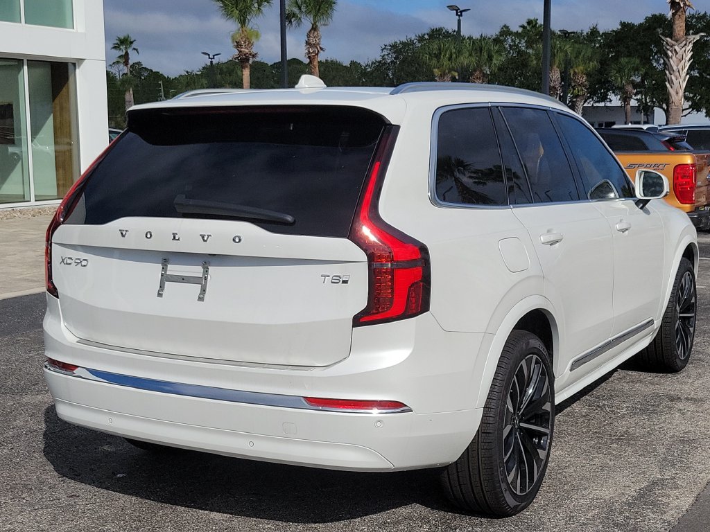 New 2026 Volvo XC90 plug-in hybrid T8 Core SUV