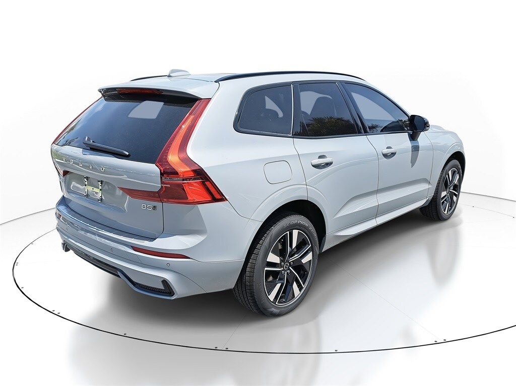 New 2026 Volvo XC60 B5 Core SUV