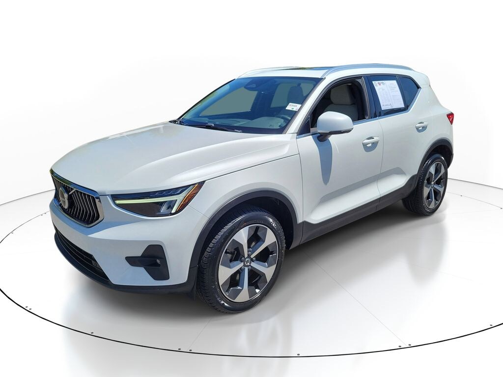 Used 2023 Volvo XC40 B5 AWD Plus Bright SUV