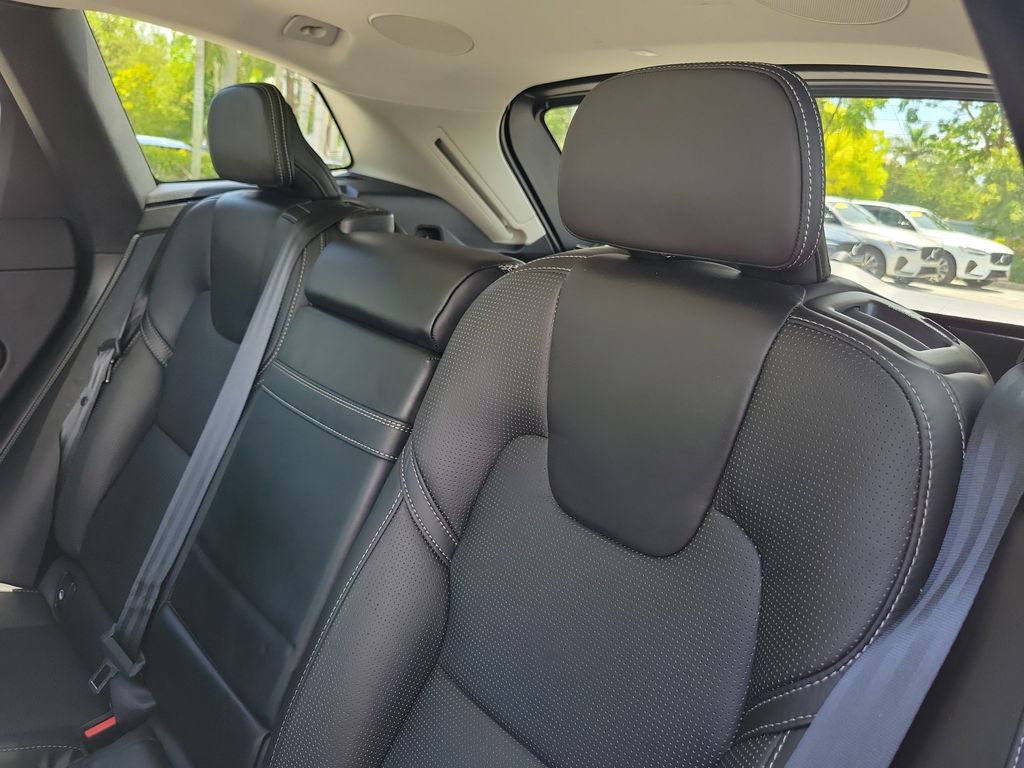 2021 Volvo XC60 Inscription - Photo 11