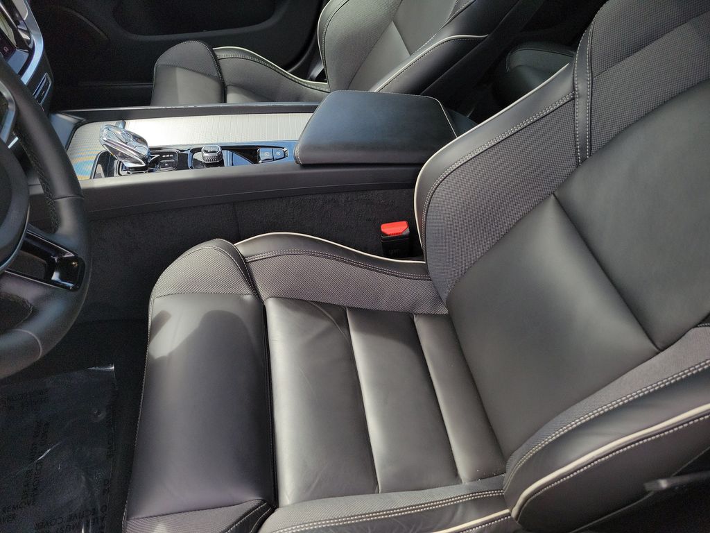 2024 Volvo S60 Plus - Photo 20
