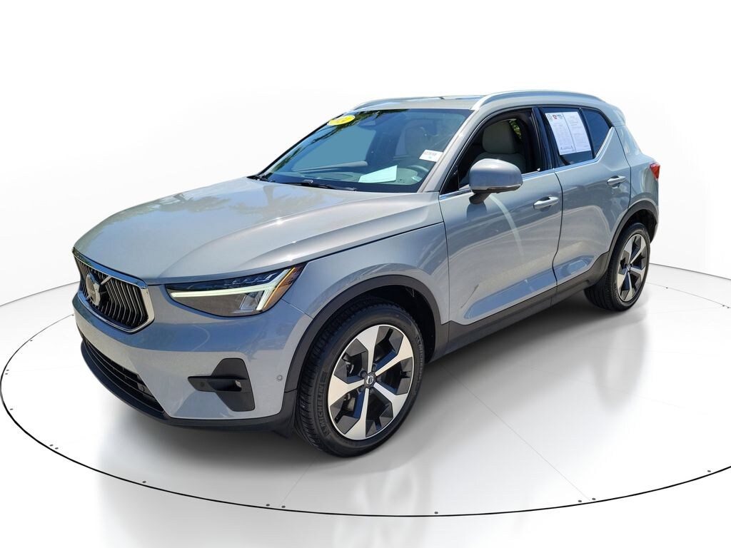 Used 2024 Volvo XC40 B5 Plus Bright SUV