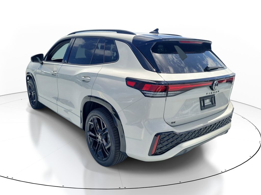 New 2026 Volkswagen Tiguan SE R-Line Black SUV