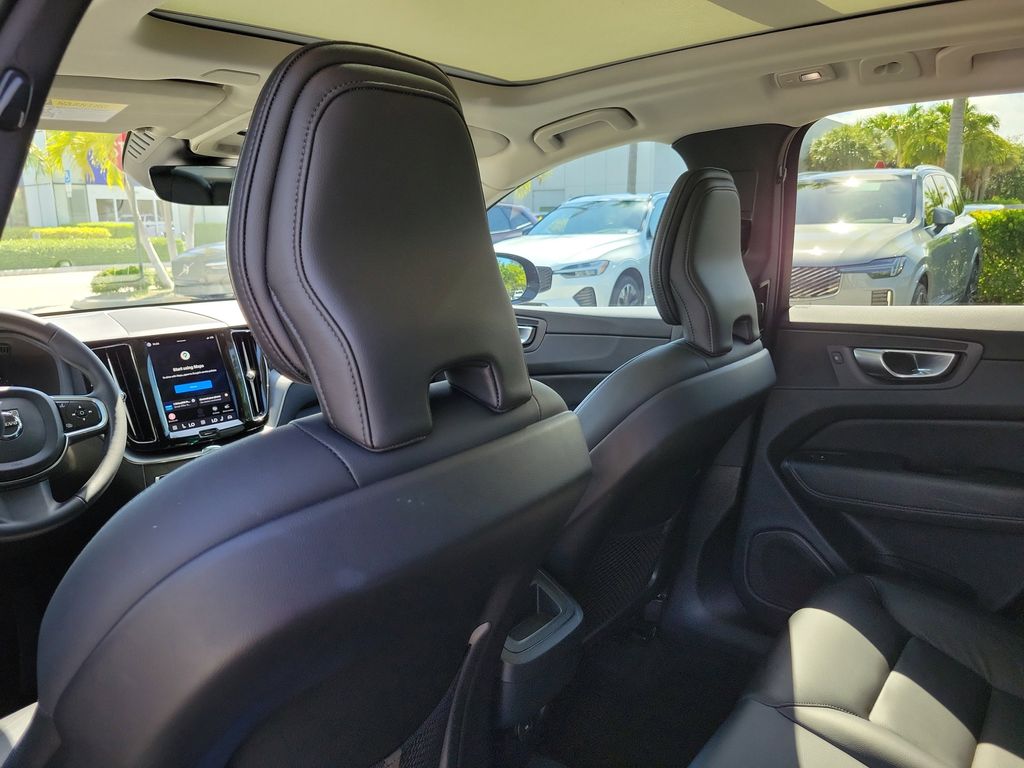 2024 Volvo XC60 Core - Photo 13