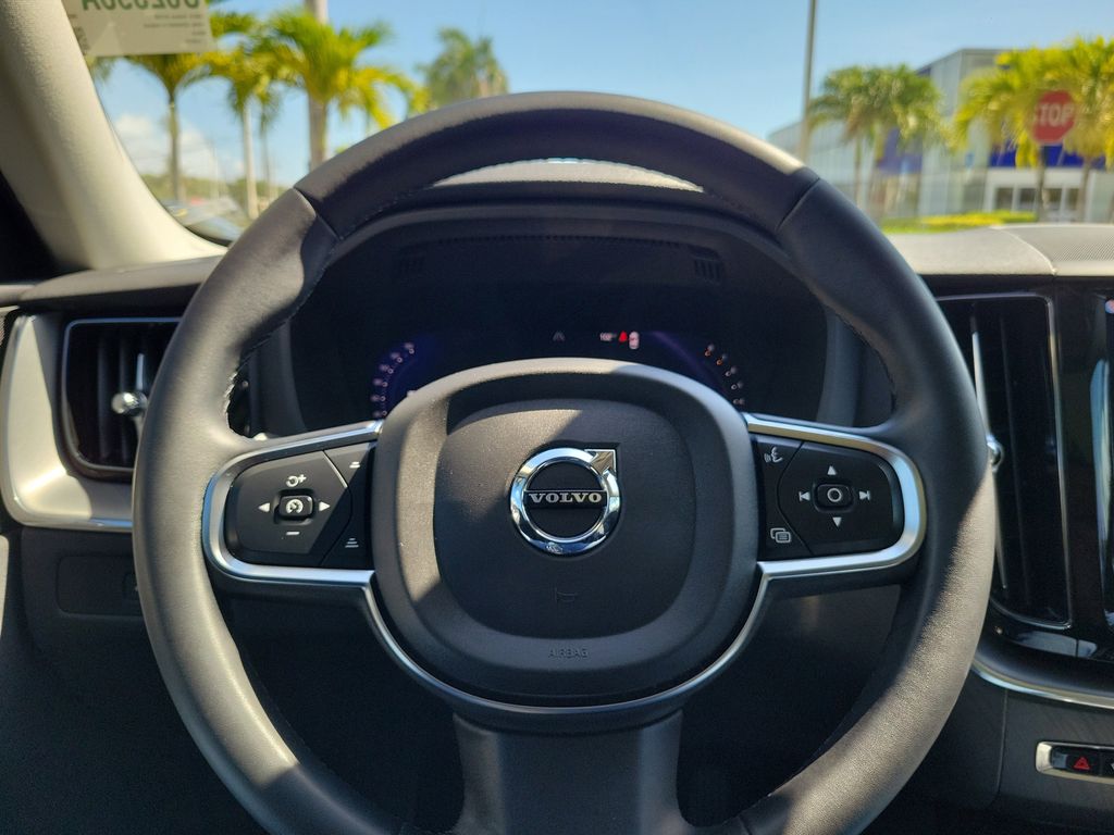 2024 Volvo XC60 Core - Photo 23