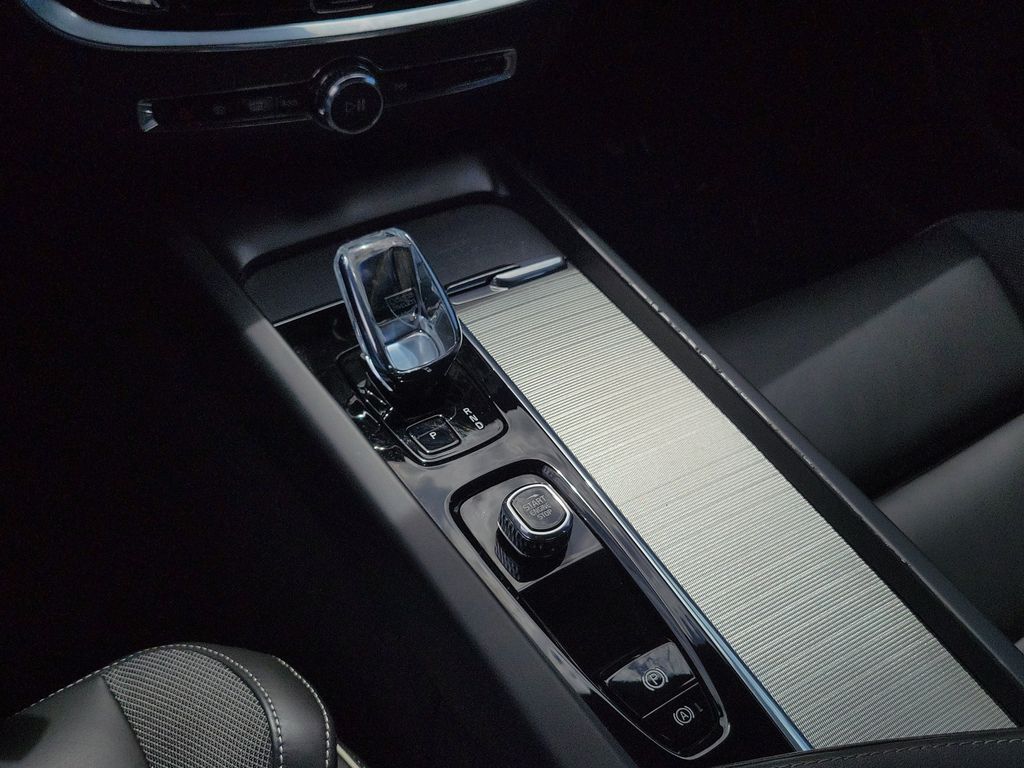 2024 Volvo S60 Plus - Photo 29