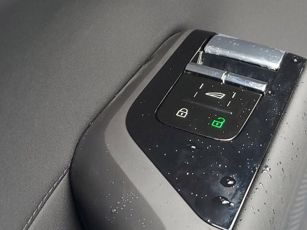 2025 Volvo EX90 Ultra - Photo 21