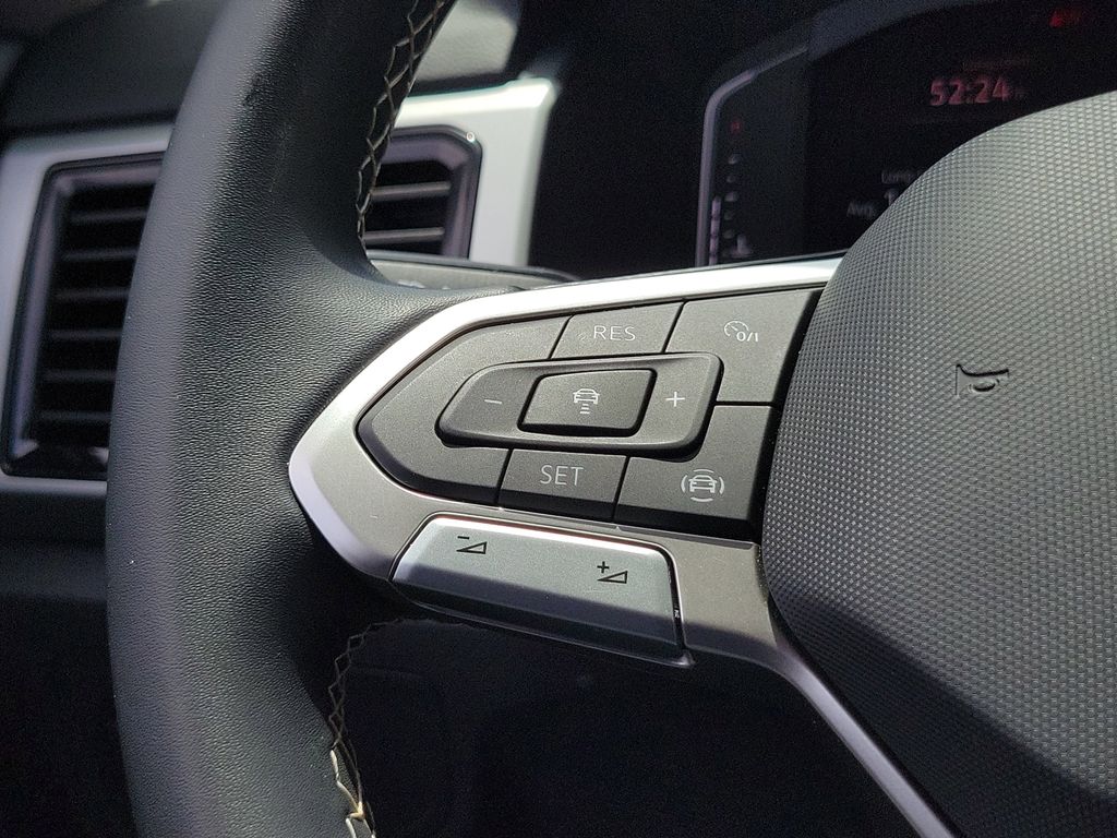 2023 Volkswagen Atlas SE w/Tech - Photo 25