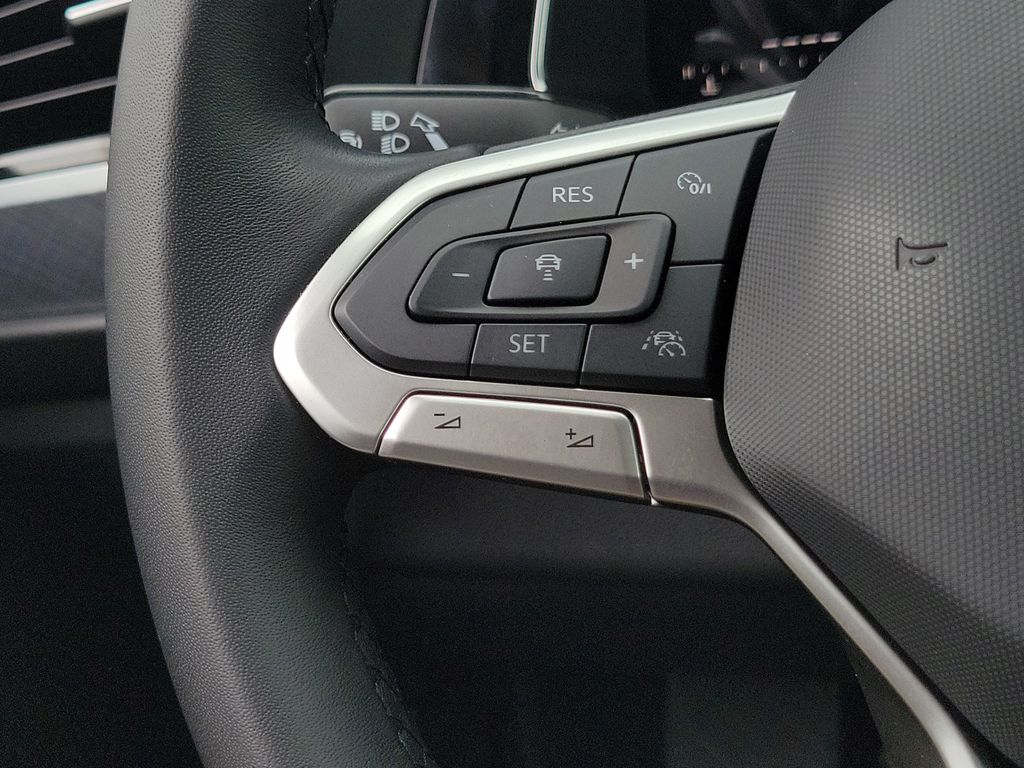 2023 Volkswagen Jetta SE - Photo 25