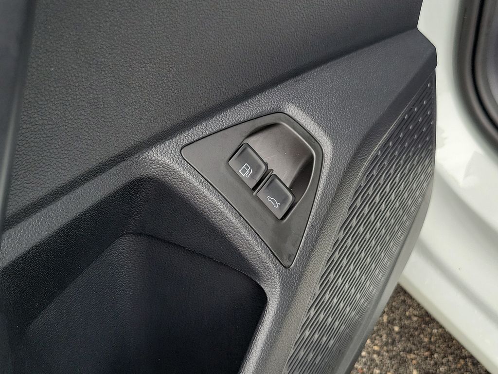 2023 Volkswagen Jetta SE - Photo 18