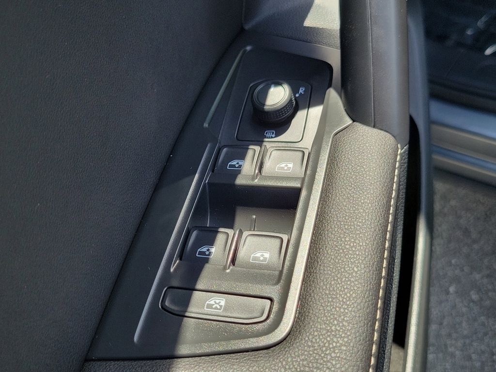2023 Volkswagen Tiguan S - Photo 17