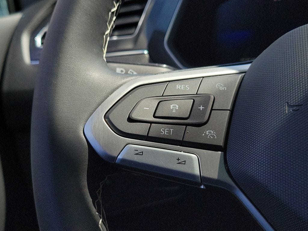 2023 Volkswagen Tiguan SE - Photo 24
