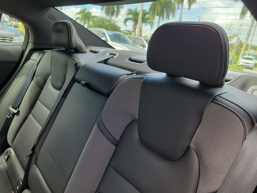 2024 Volvo S60 Plus - Photo 10