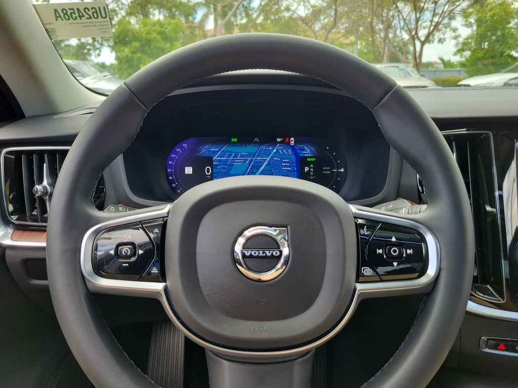 2024 Volvo S60 Plus - Photo 22