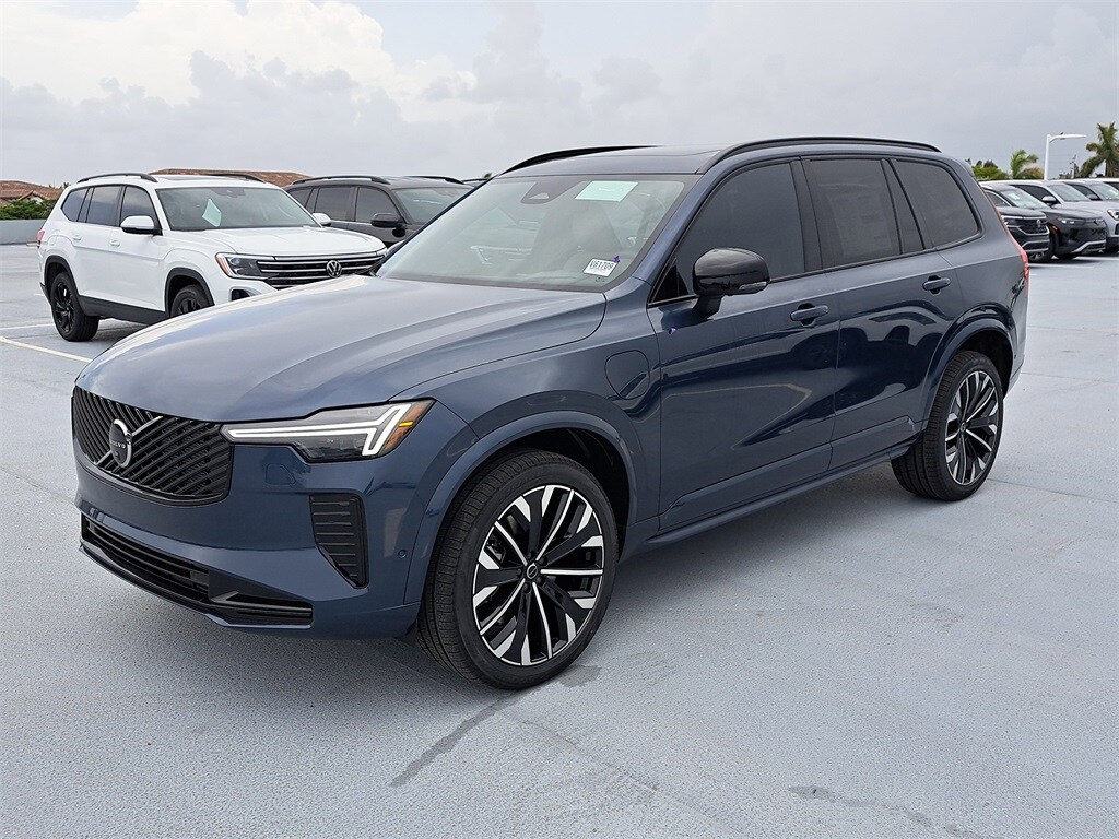 New 2026 Volvo XC90 plug-in hybrid T8 Ultra Dark Theme 6-Seater SUV